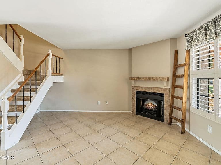 4901 E KELTON Lane #1003 photo 4
