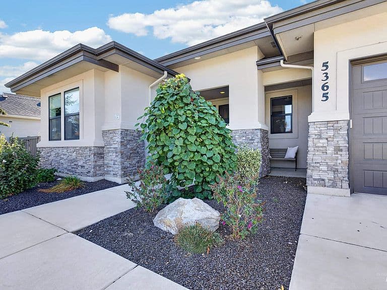 5365 W Piaffe St photo 2