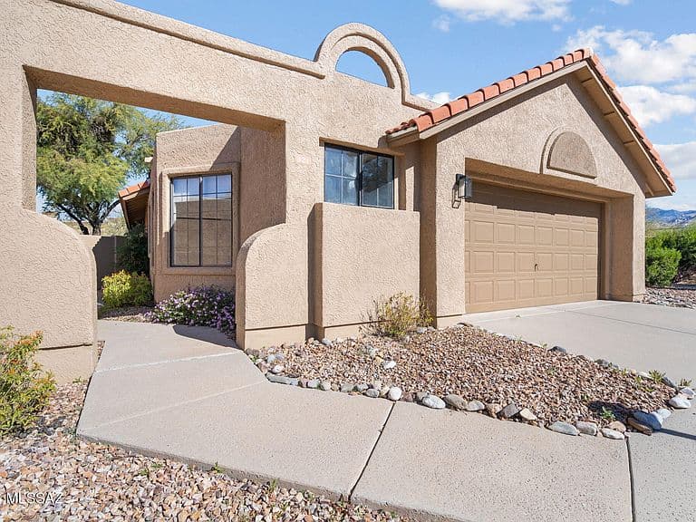 321 E Fieldcrest Ln photo 4