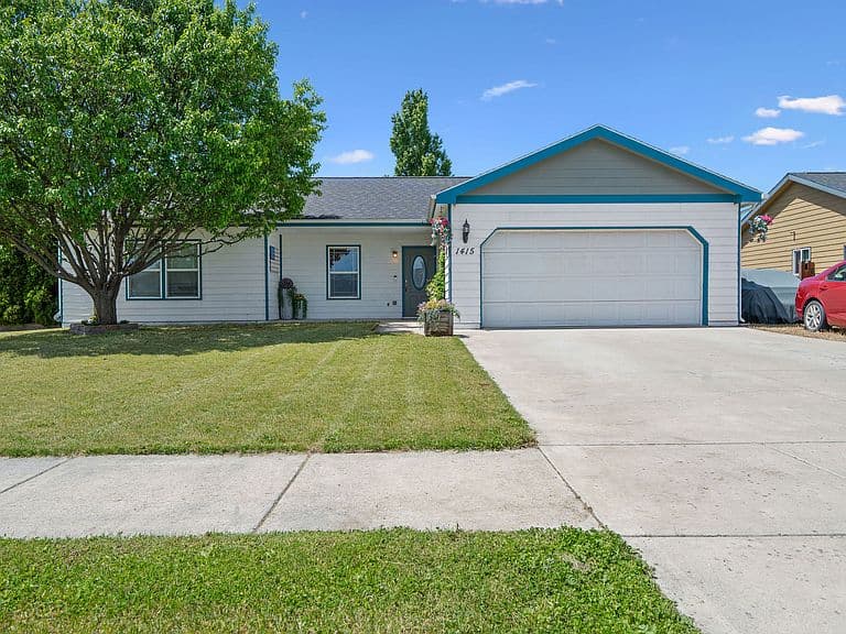 1415 Klondyke Loop photo 2