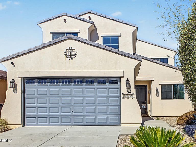 2330 W SIERRA VISTA Drive photo 4