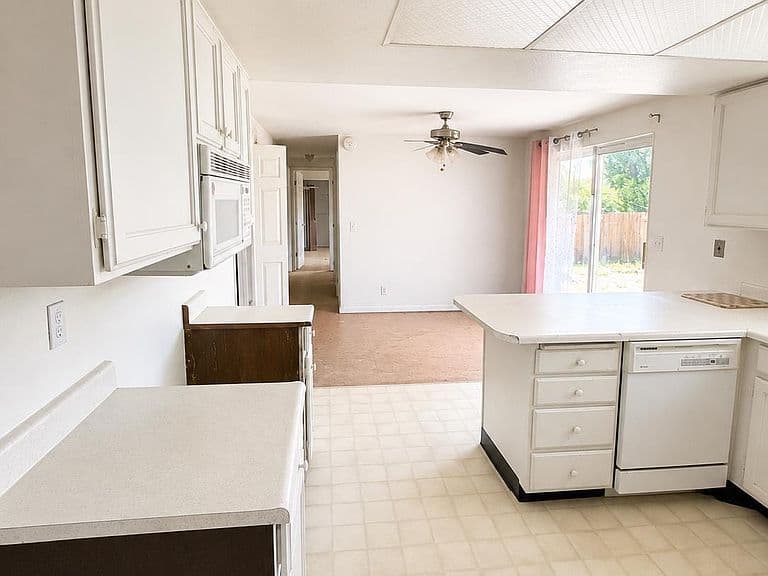 170 Clear View Dr photo 3