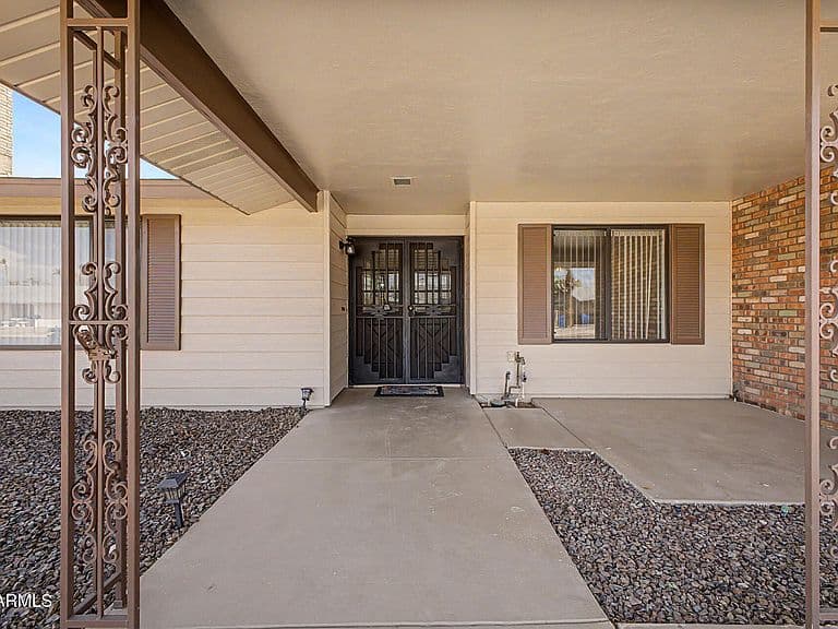 4827 E PAIUTE Street photo 2