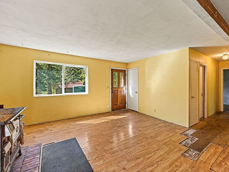 154 Larch Ln photo 4