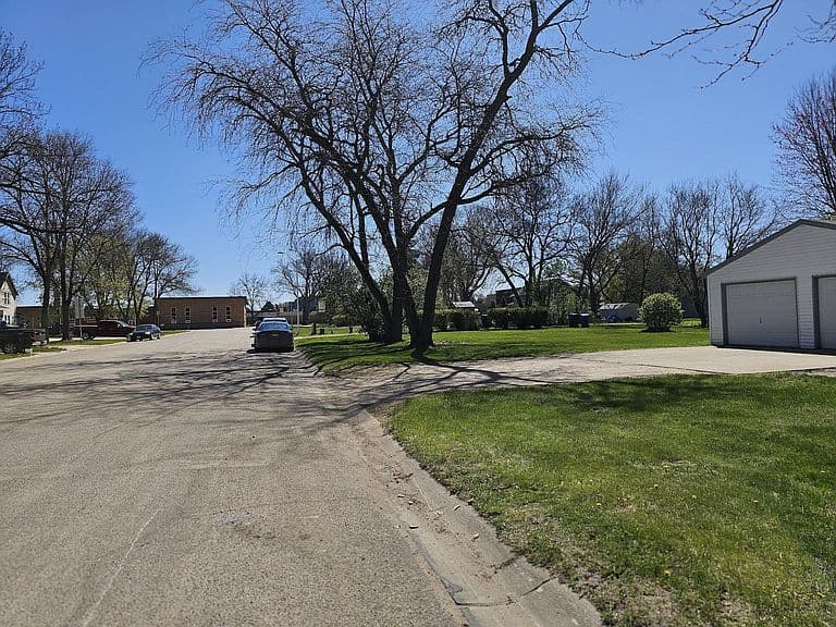 304 Marvin Ave photo 5