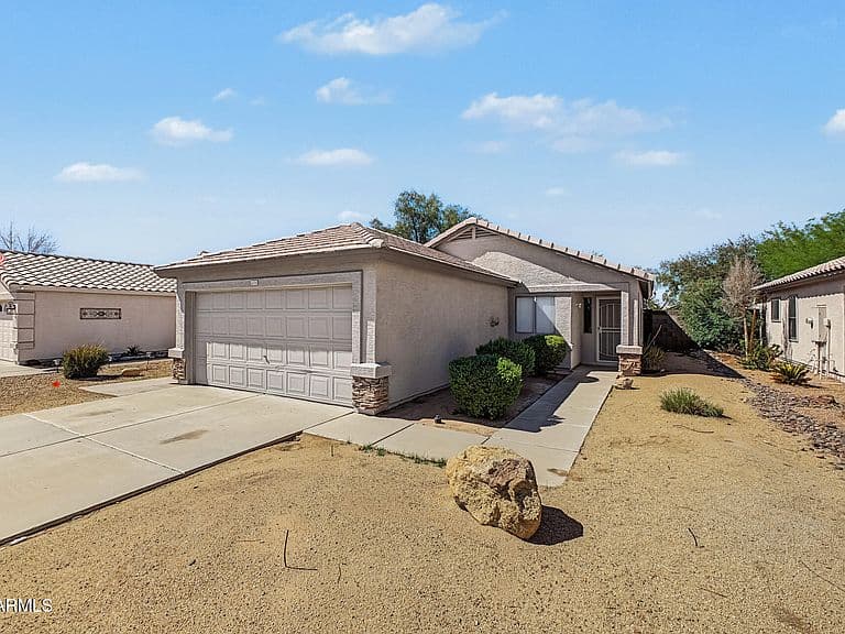 16758 N 158TH Avenue photo 2