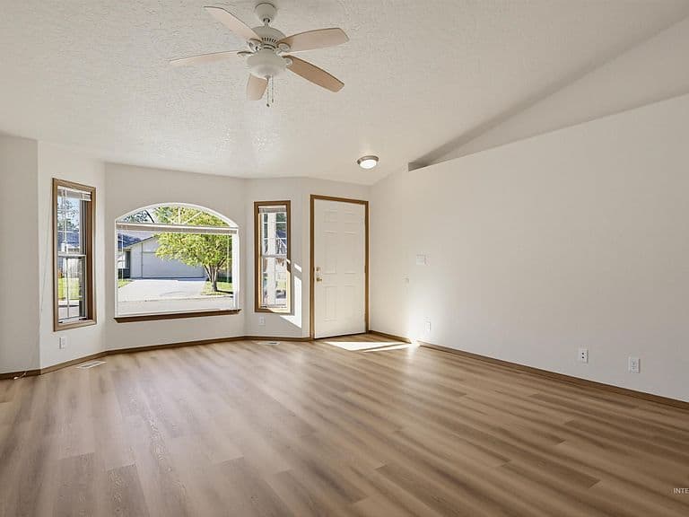 3294 E Aubrietta Ct photo 5