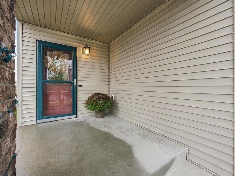 5442 49th Ave S photo 3
