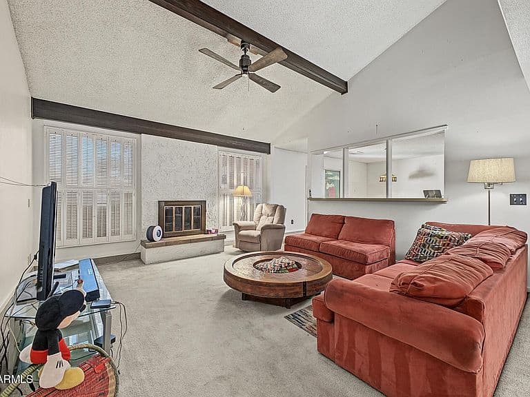 1200 W LAREDO Street photo 3