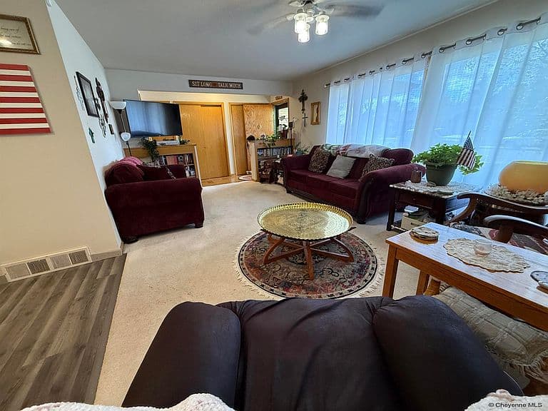 1607 Maple Ct photo 5