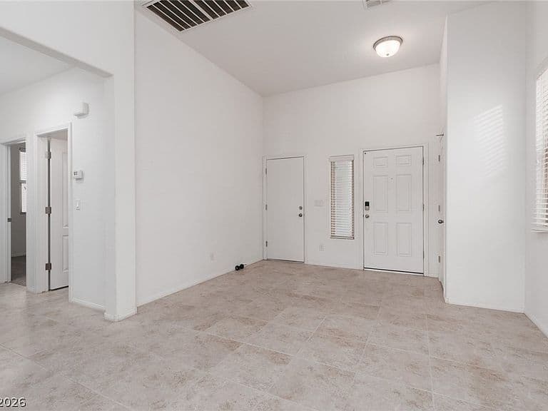 704 Bridgeford Ct photo 4