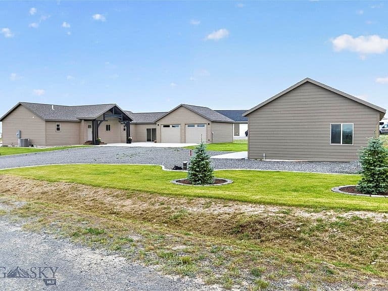 12 Grace Dr photo 1