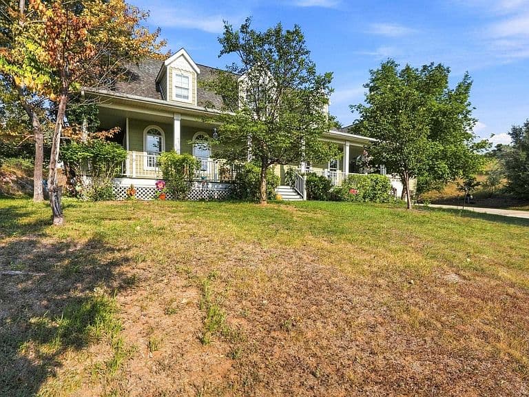 5212 Winterset Dr photo 3
