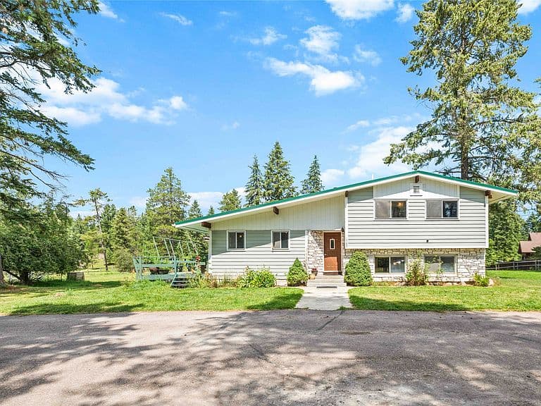 1785 Hodgson Rd photo 3