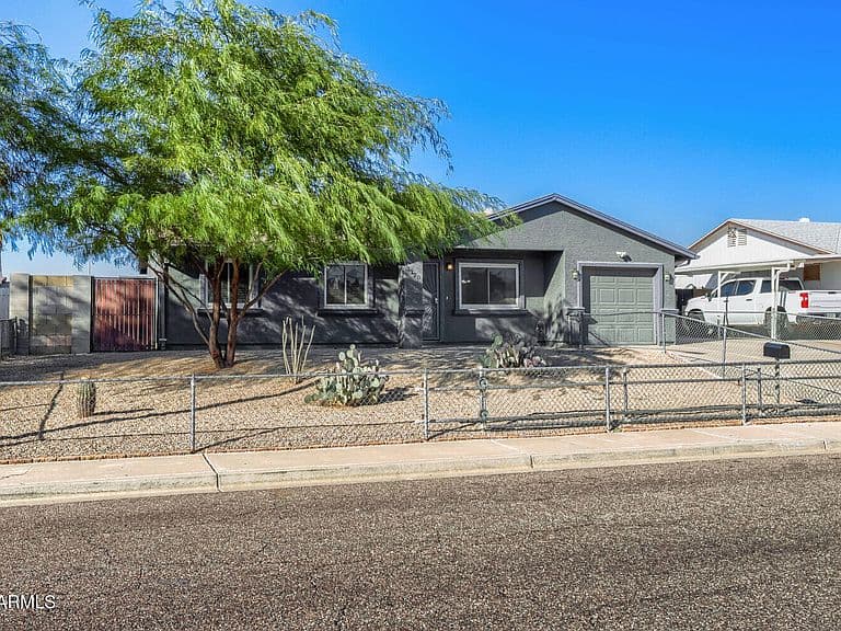 3220 W GROVERS Avenue photo 4