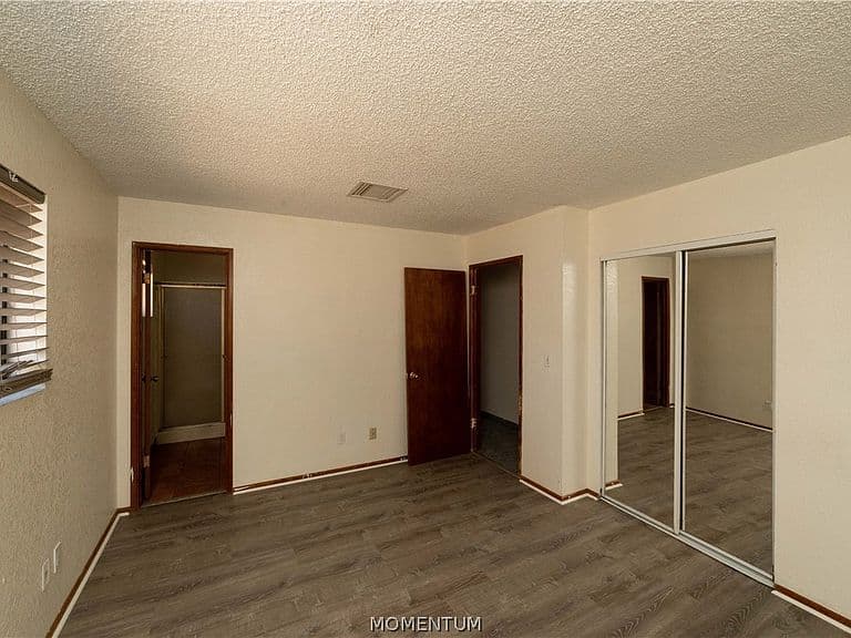 3586 N Pearl Street photo 5