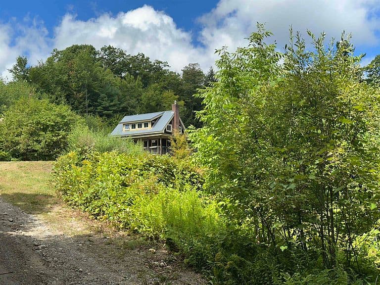 318 Clinton Road photo 2