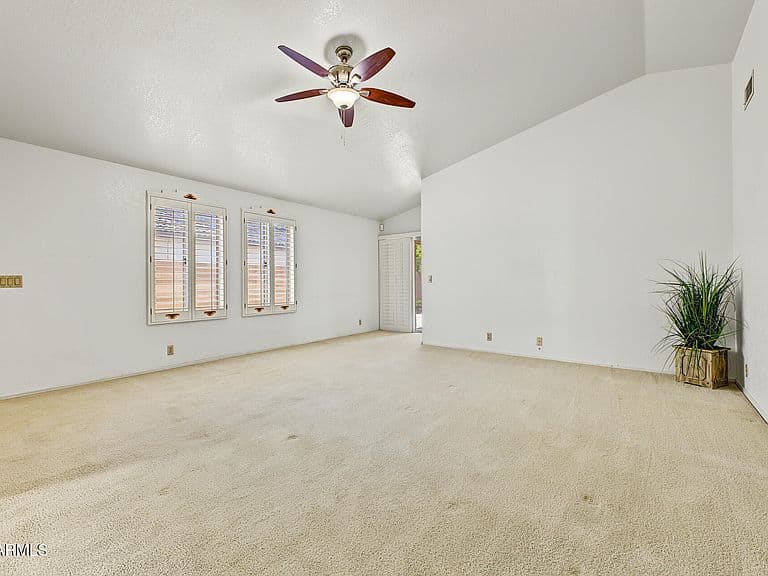 4237 E MORROW Drive photo 5