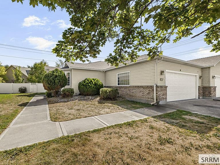3255 Sonora Dr photo 2