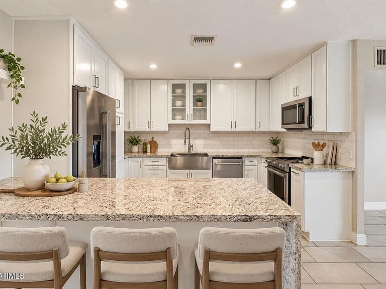 8408 E LEWIS Avenue photo 1
