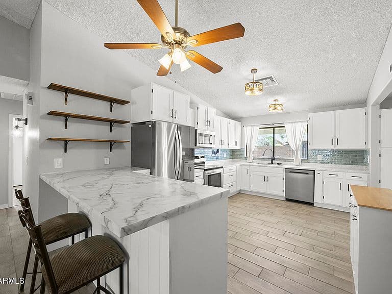 5301 W ASTER Drive photo 3