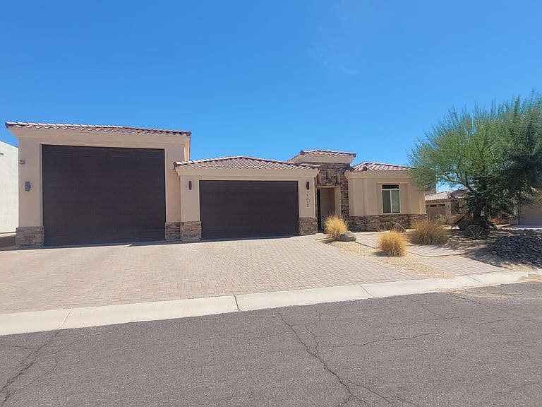 1053 Montrose Dr photo 1