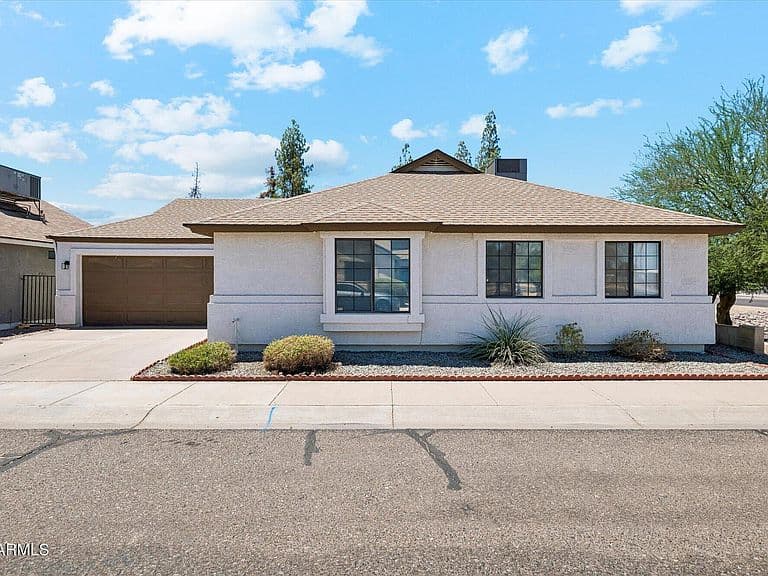 2053 W COLUMBINE Drive photo 1