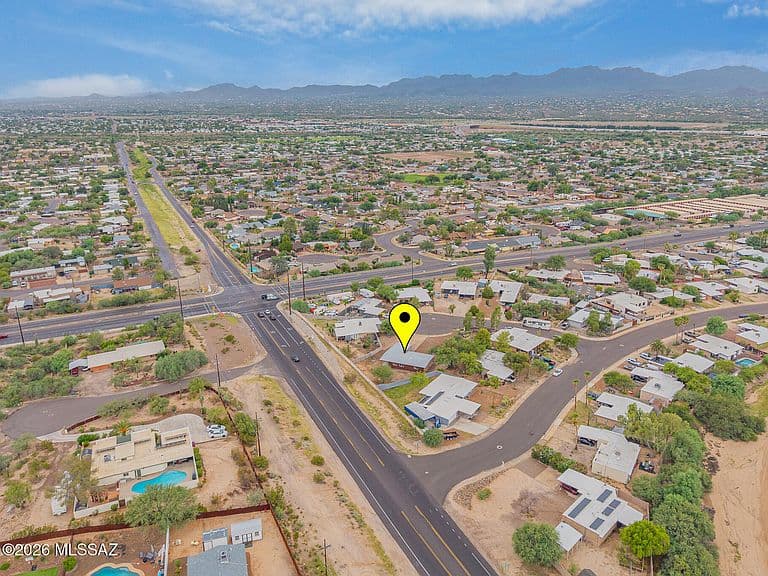 6430 N Lena Pl photo 5
