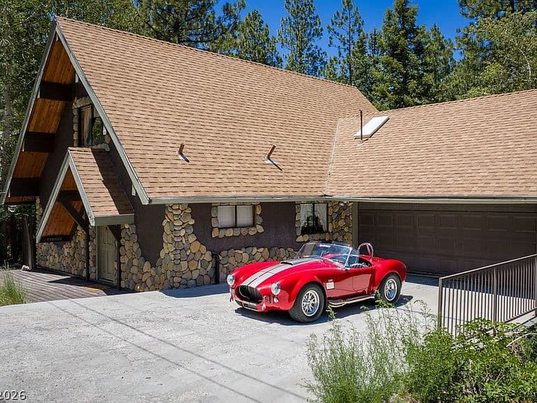 4146 Tyrol Way photo 5