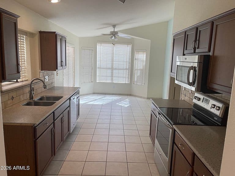 2360 S APACHE Drive photo 2