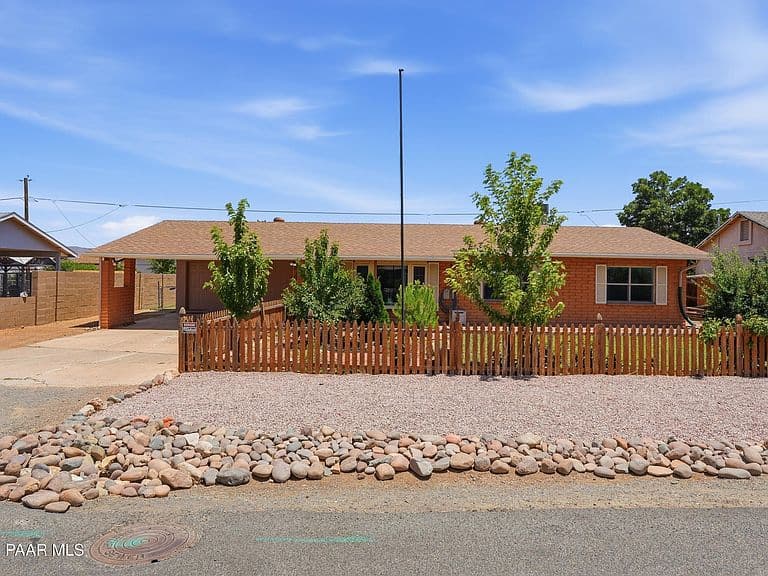 3641 N Valorie Dr photo 2