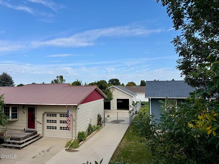 28 Santee Rd photo 3
