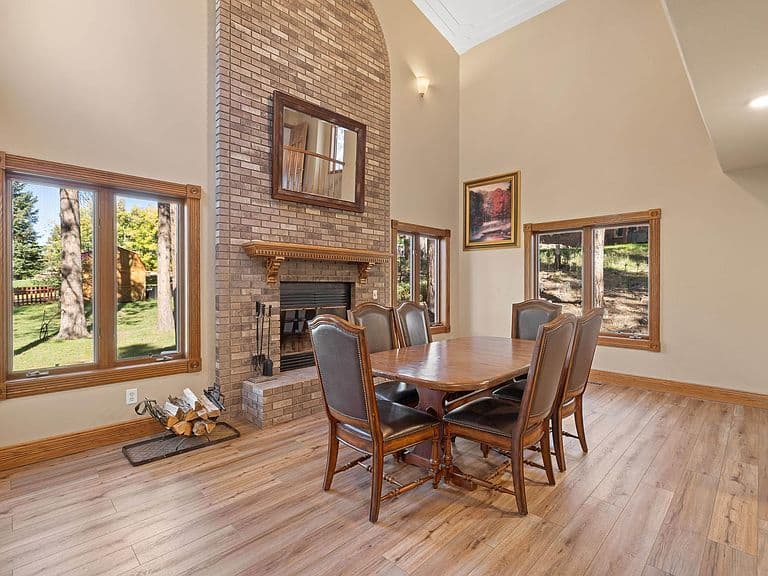 13079 Hillsview Dr photo 4