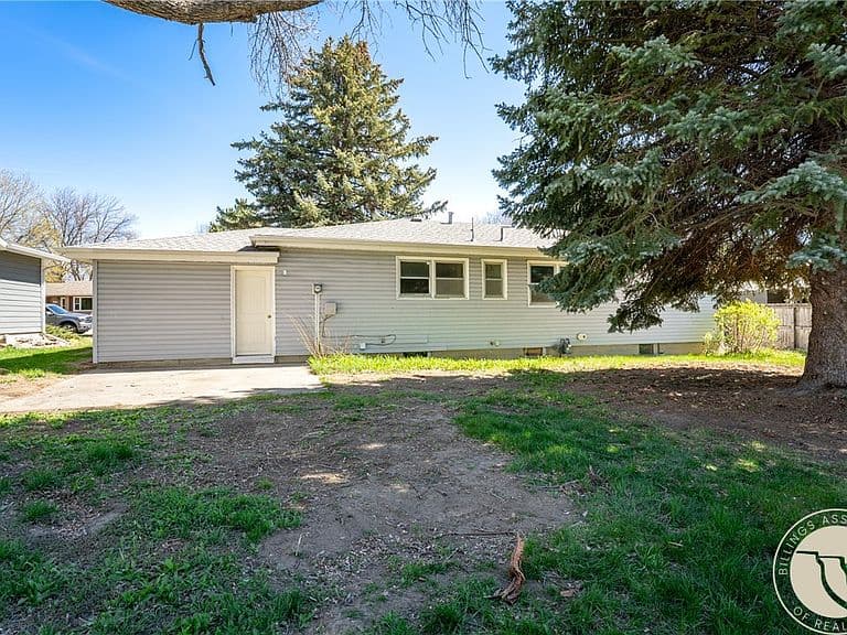 1820 Patricia Ln photo 2