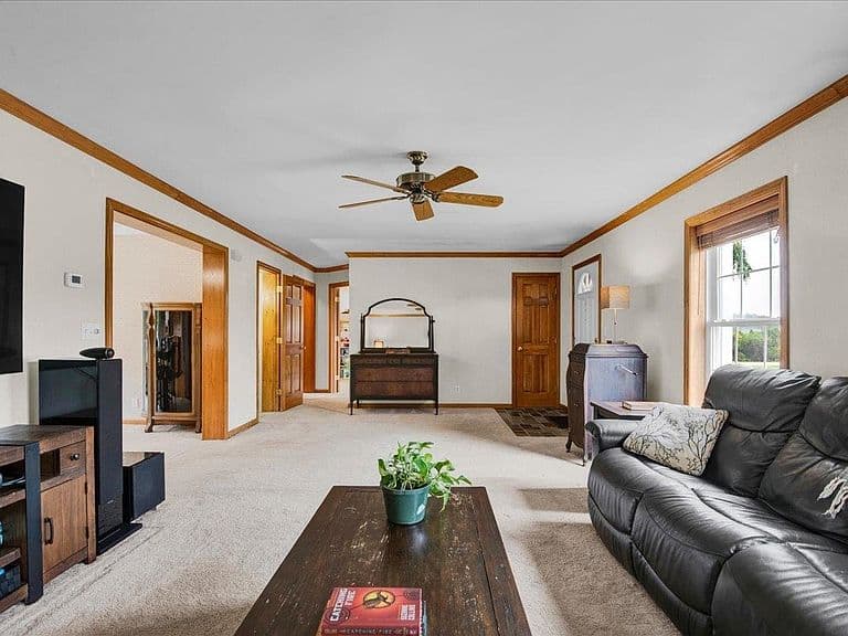 185 Adams Road photo 4