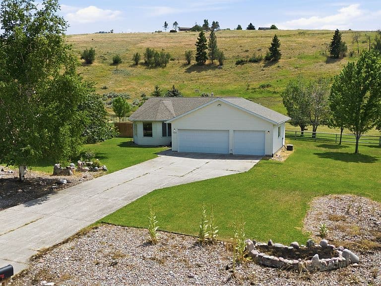 3255 Rodeo Rd photo 4