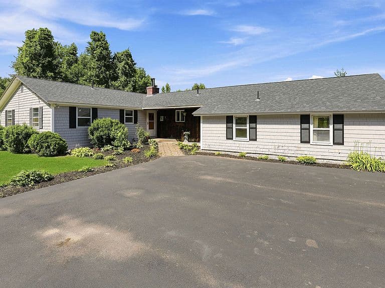 62 Hicks Hill Road photo 2