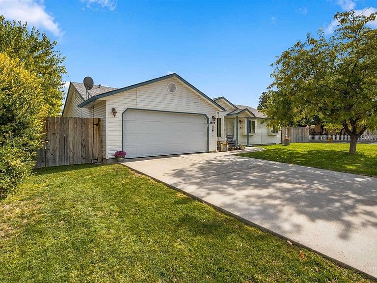 2524 Smart St photo 4