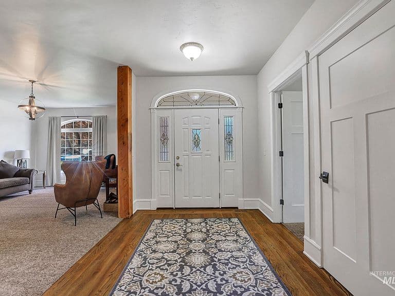 88 Sunnyside Dr photo 3