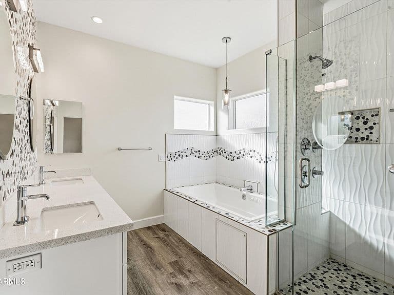 8522 E VERNON Avenue photo 5