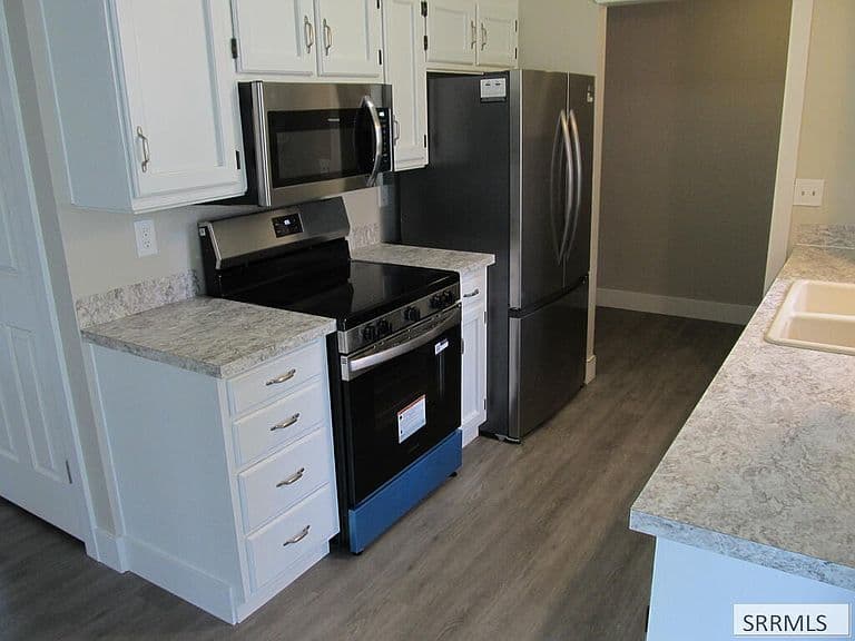 720 N Crimson Dr photo 3