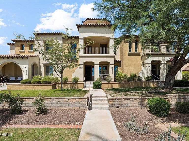4312 N VERRADO Way photo 1