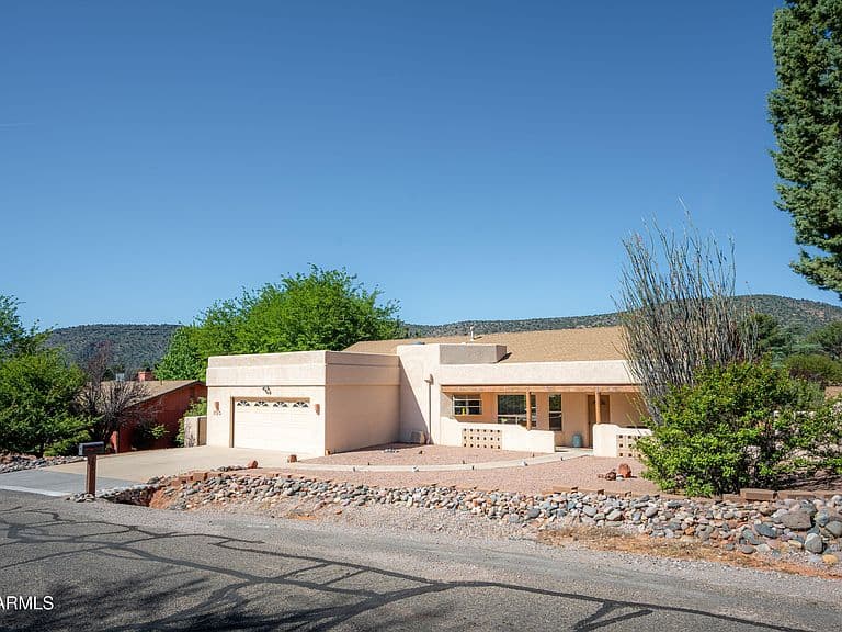 105 REDROCK Road photo 3