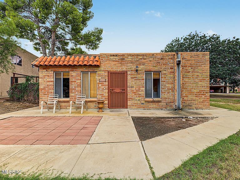 6609 E Calle Alegria Unit A photo 1