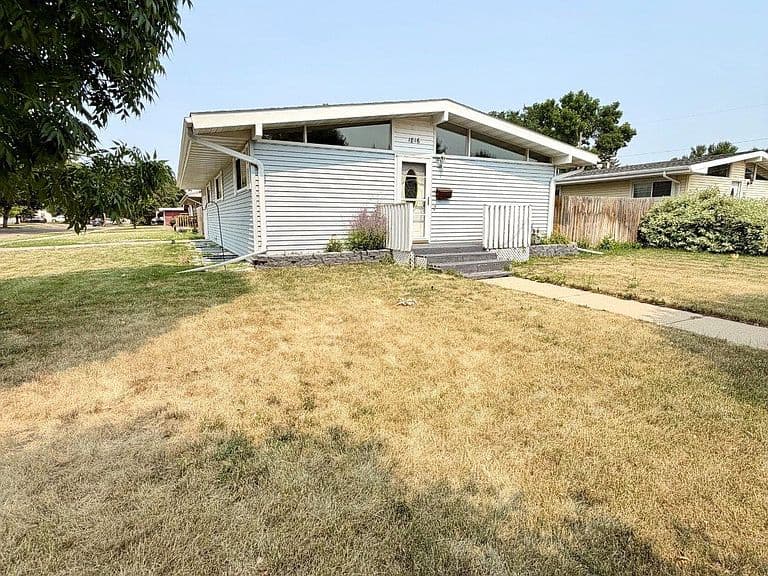 1816 2nd Ave NW photo 2