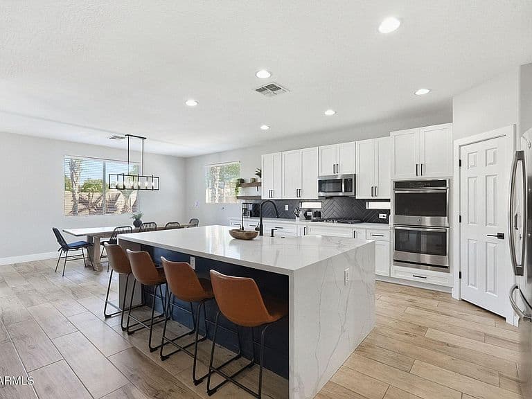11146 E REMBRANDT Avenue photo 3