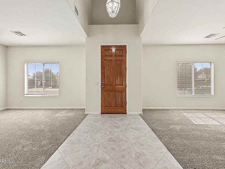 1124 E San Carlos Way photo 4
