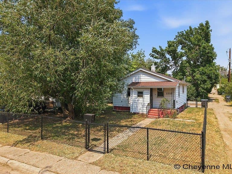 2315 Bradley Ave photo 1