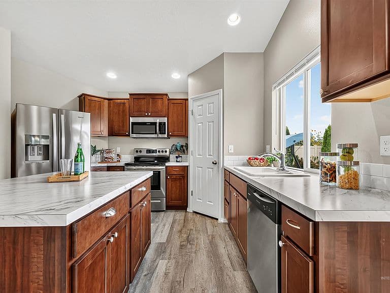 236 W Screech Owl Dr photo 3