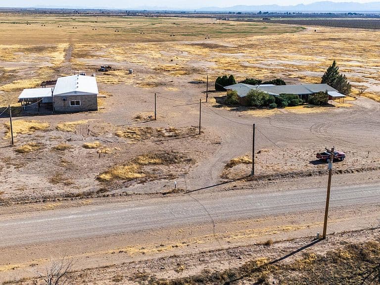 3923 W Thompson Rd photo 3